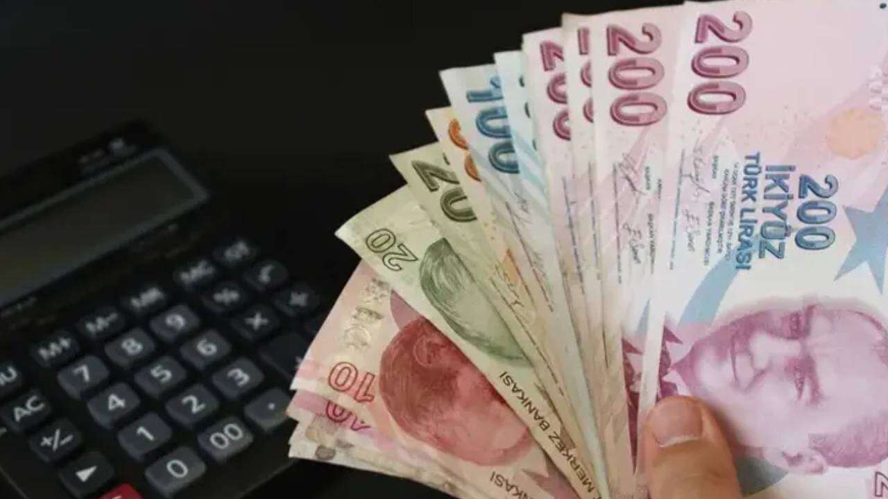 SSK ve Bağ-Kur'lu emeklisine 4 maaş birden yatacak: Kanun teklifi Meclis'te! 4